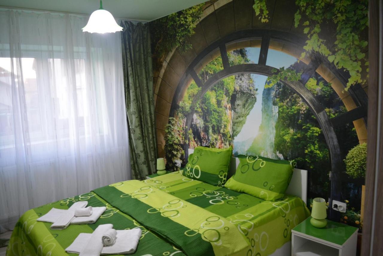 Green Rooms Hunedoara Exterior photo