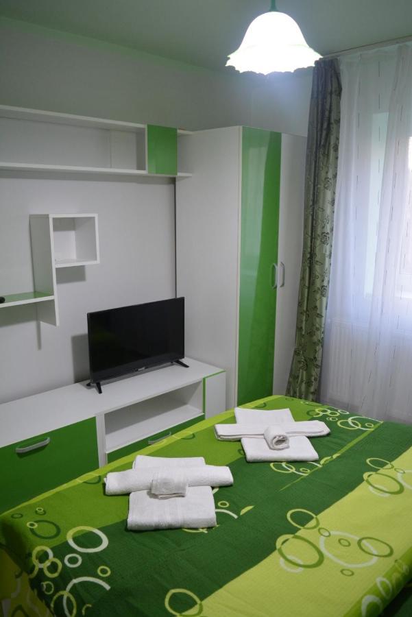 Green Rooms Hunedoara Exterior photo